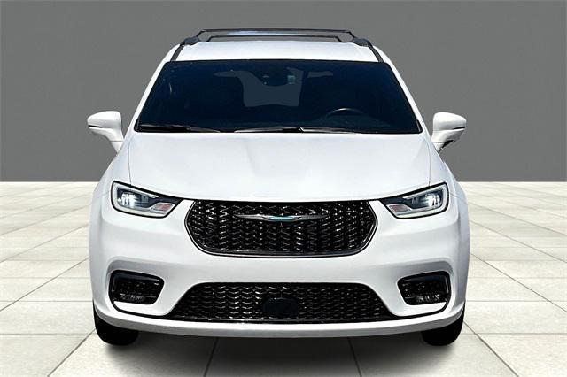 used 2021 Chrysler Pacifica Hybrid car, priced at $24,997