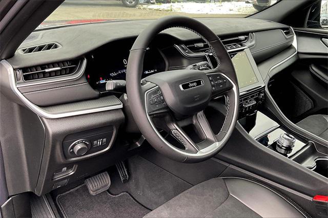 new 2025 Jeep Grand Cherokee car, priced at $45,525