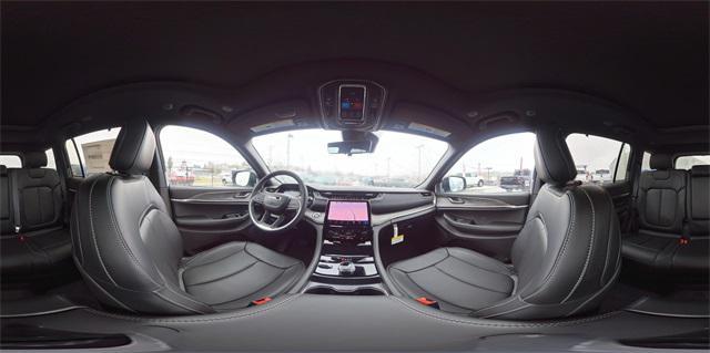 new 2025 Jeep Grand Cherokee car, priced at $47,865