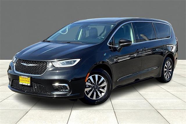 used 2023 Chrysler Pacifica Hybrid car, priced at $27,997