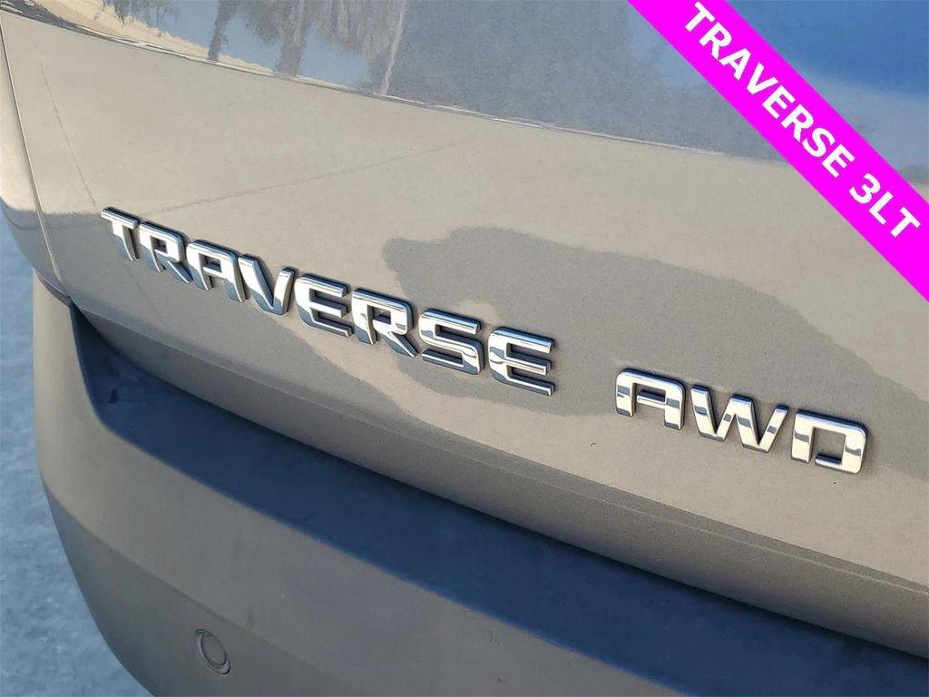 used 2020 Chevrolet Traverse car, priced at $19,597