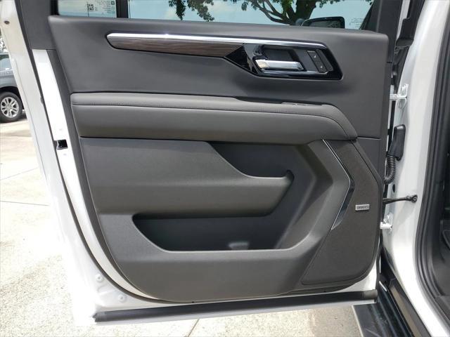 new 2025 Chevrolet Suburban car, priced at $72,905