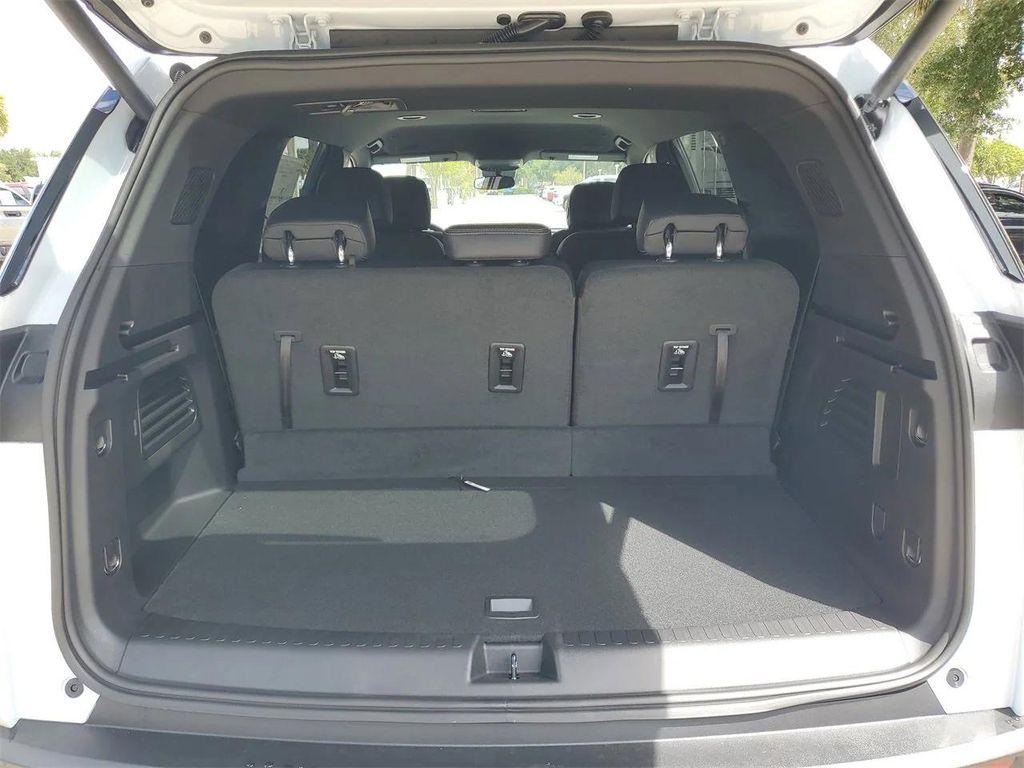 new 2026 Chevrolet Traverse car, priced at $47,535