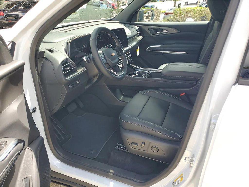 new 2026 Chevrolet Traverse car, priced at $47,535