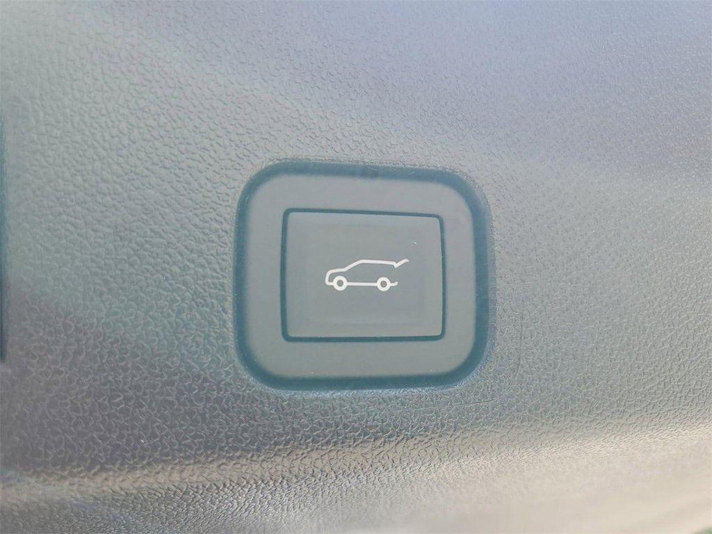 new 2026 Chevrolet Traverse car, priced at $47,535