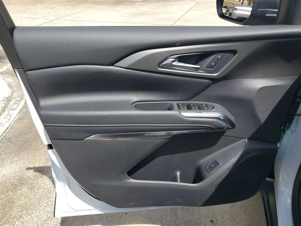 new 2026 Chevrolet Traverse car, priced at $47,535