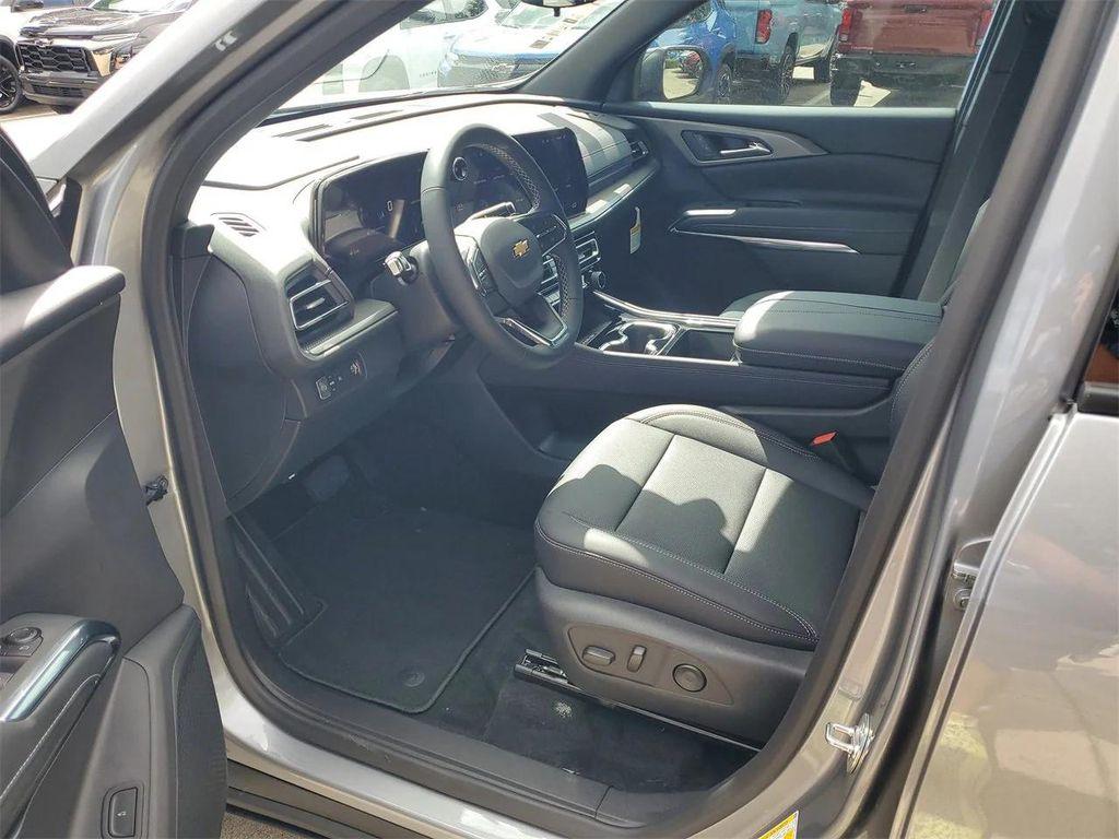 new 2026 Chevrolet Traverse car, priced at $44,740