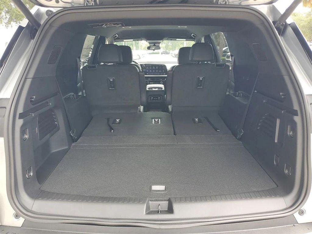 new 2026 Chevrolet Traverse car, priced at $44,740