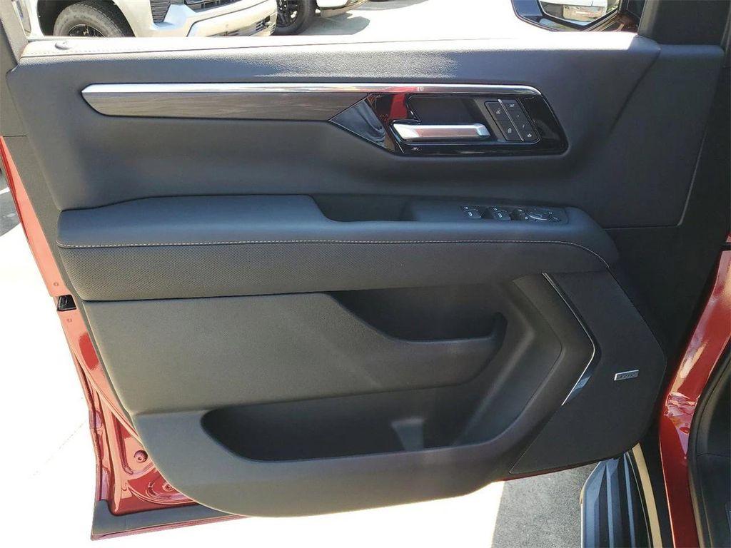 new 2025 Chevrolet Tahoe car, priced at $72,613