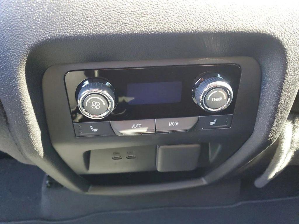 new 2026 Chevrolet Traverse car, priced at $57,595