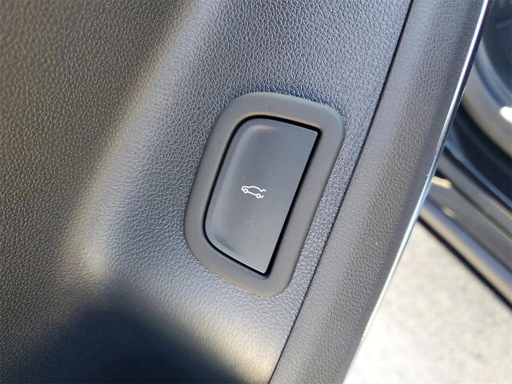 new 2026 Chevrolet Traverse car, priced at $57,595