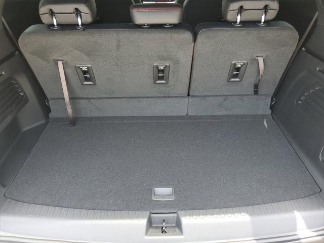 new 2025 Chevrolet Traverse car, priced at $50,690