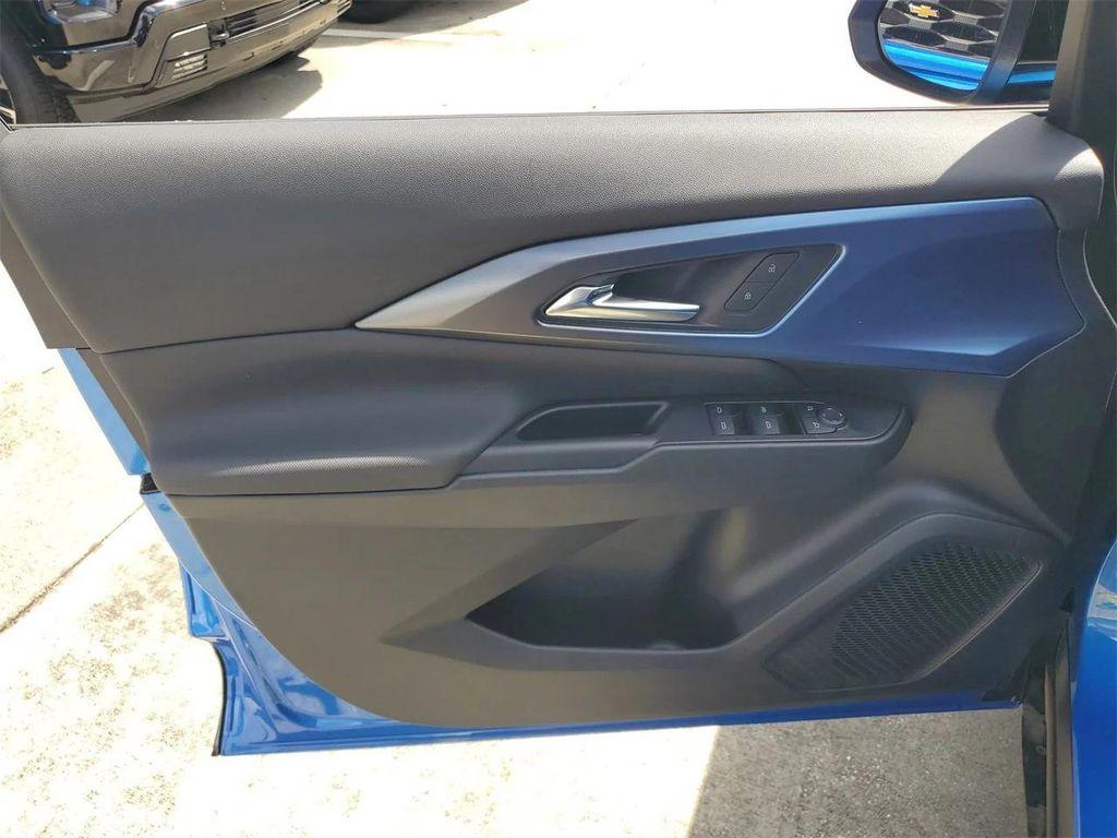 new 2025 Chevrolet Equinox EV car, priced at $43,085