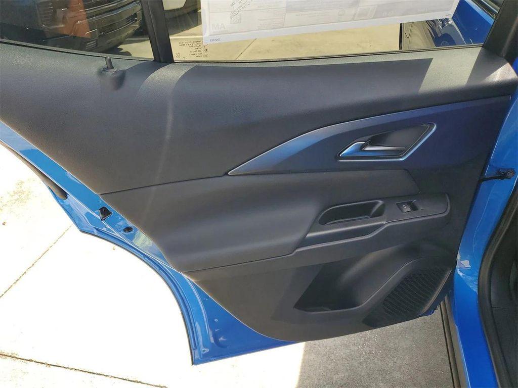 new 2025 Chevrolet Equinox EV car, priced at $43,085