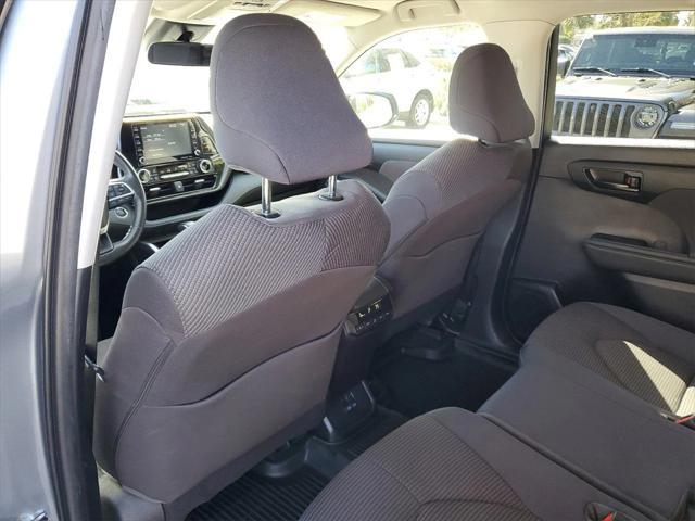 used 2022 Toyota Highlander car, priced at $29,291