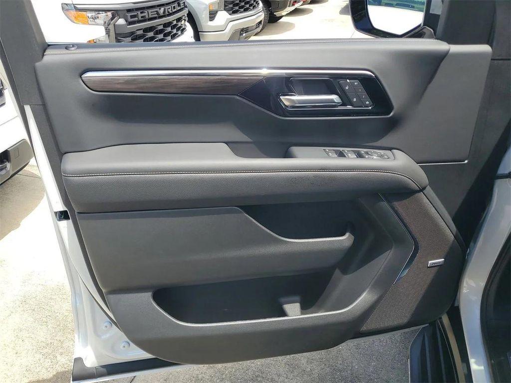 new 2025 Chevrolet Tahoe car, priced at $75,256