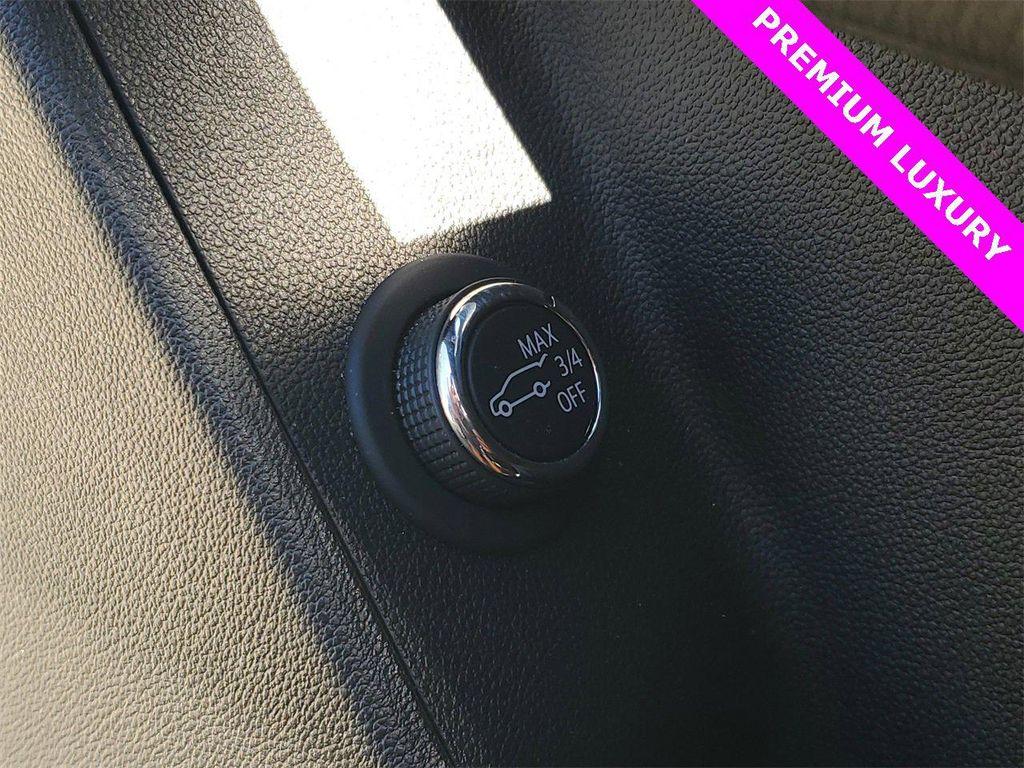 used 2025 Cadillac XT5 car, priced at $36,977