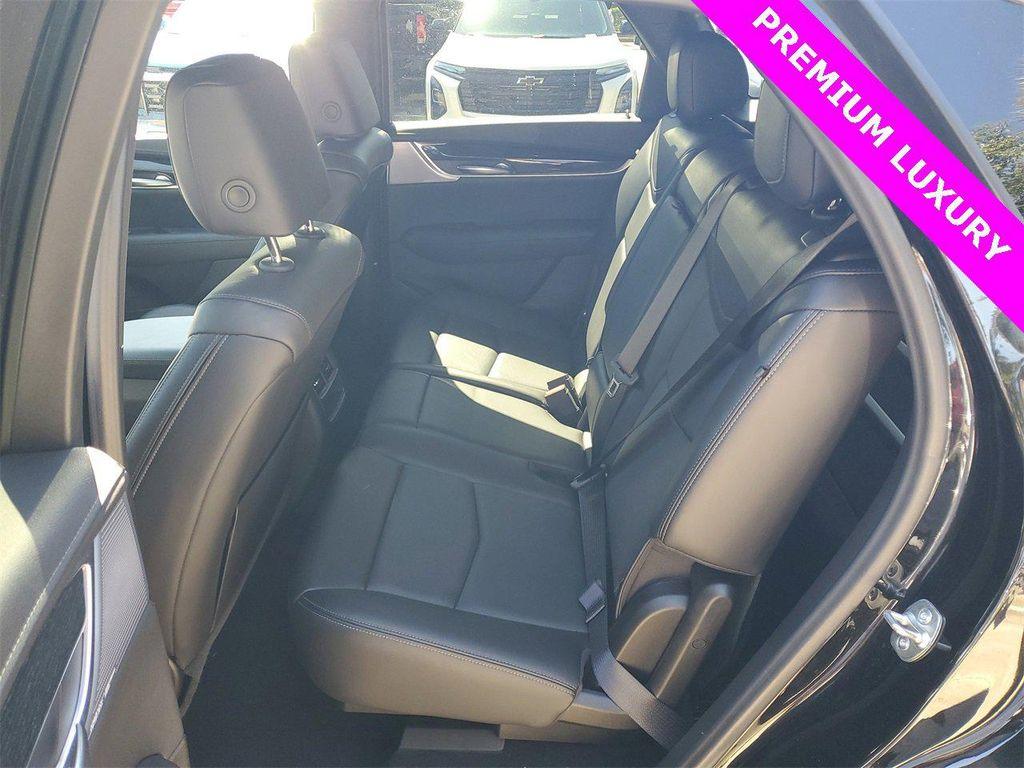 used 2025 Cadillac XT5 car, priced at $36,977
