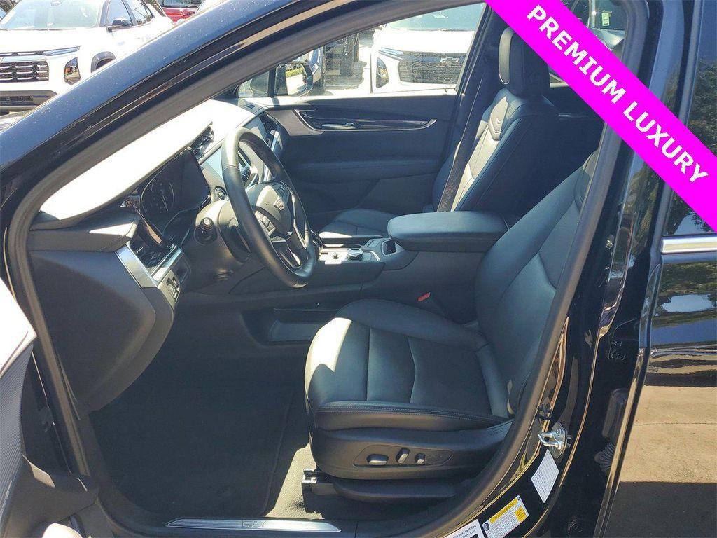 used 2025 Cadillac XT5 car, priced at $36,977