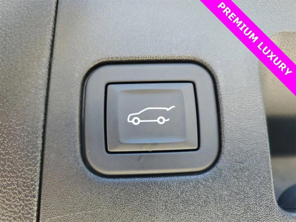 used 2025 Cadillac XT5 car, priced at $36,977