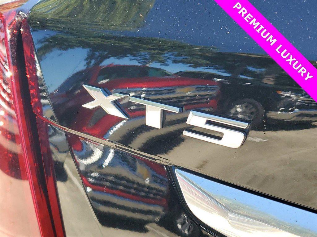 used 2025 Cadillac XT5 car, priced at $36,977
