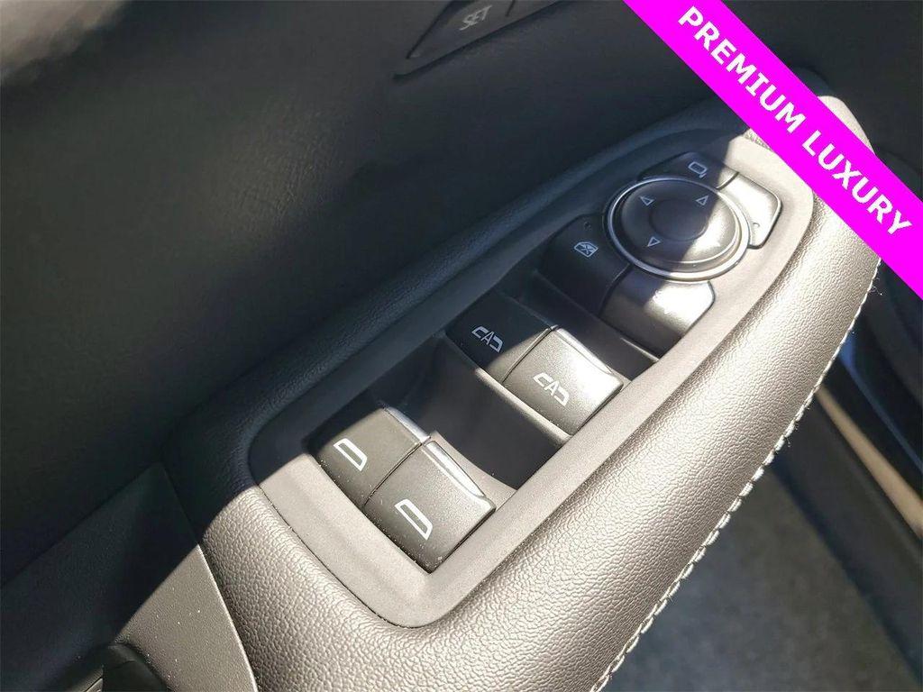 used 2025 Cadillac XT5 car, priced at $36,977