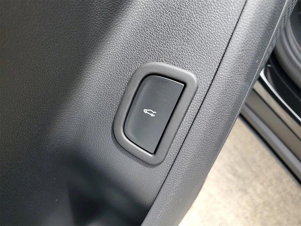 new 2026 Chevrolet Traverse car, priced at $47,765