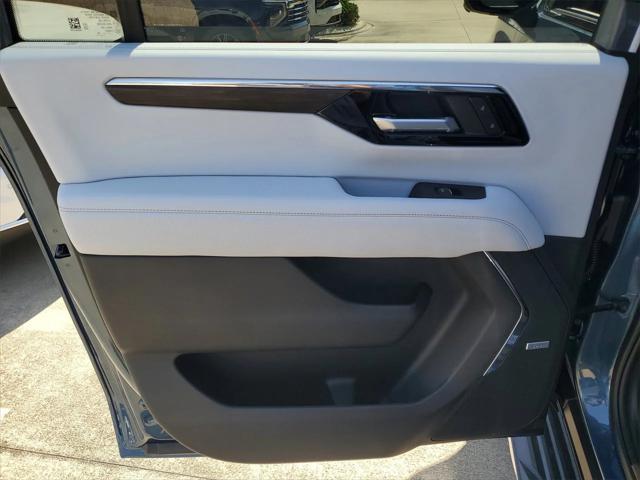 new 2025 Chevrolet Suburban car, priced at $80,320