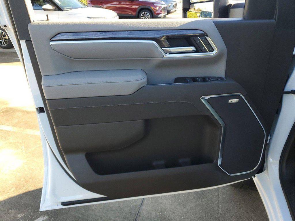 new 2025 Chevrolet Silverado 2500 car, priced at $68,999