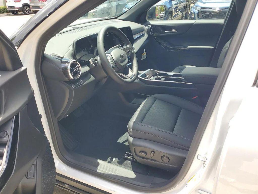 new 2026 Chevrolet Equinox car, priced at $29,585