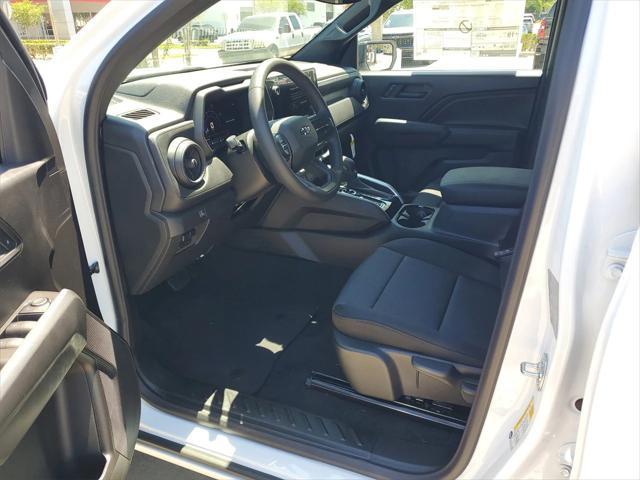 new 2025 Chevrolet Colorado car