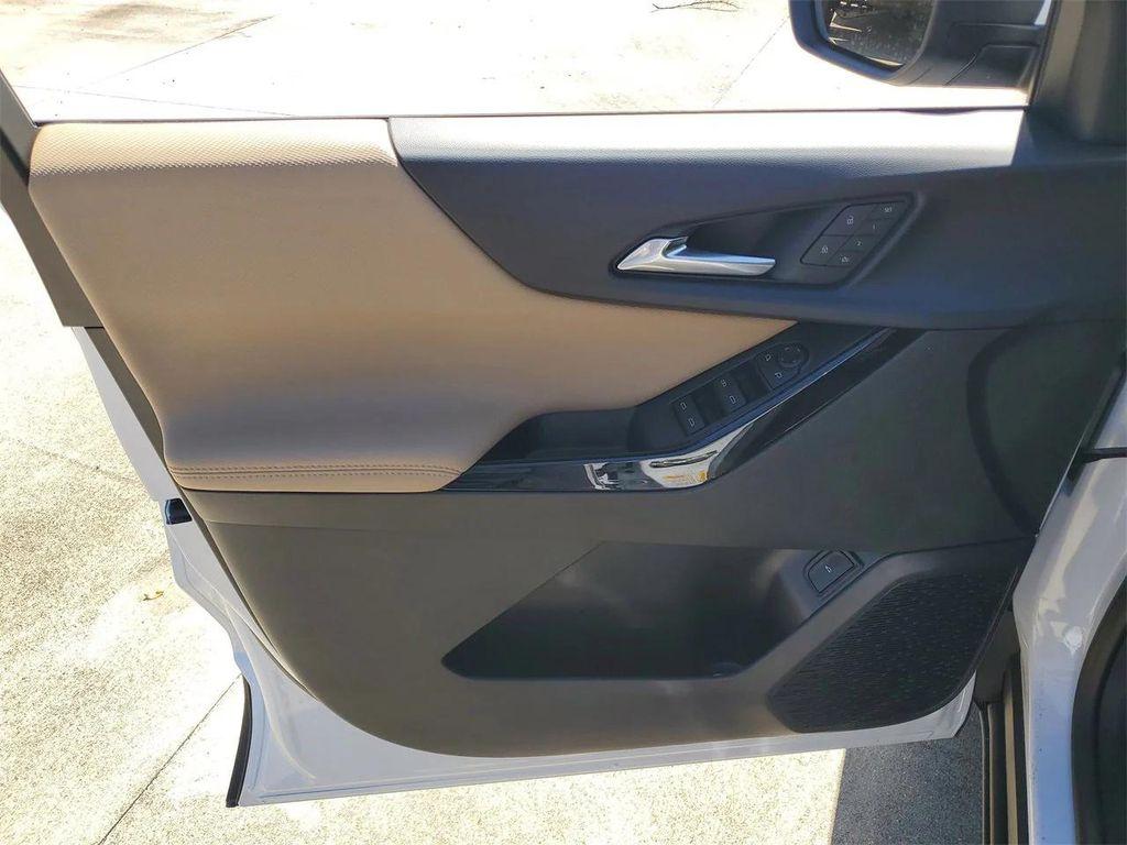 new 2026 Chevrolet Equinox car, priced at $34,335