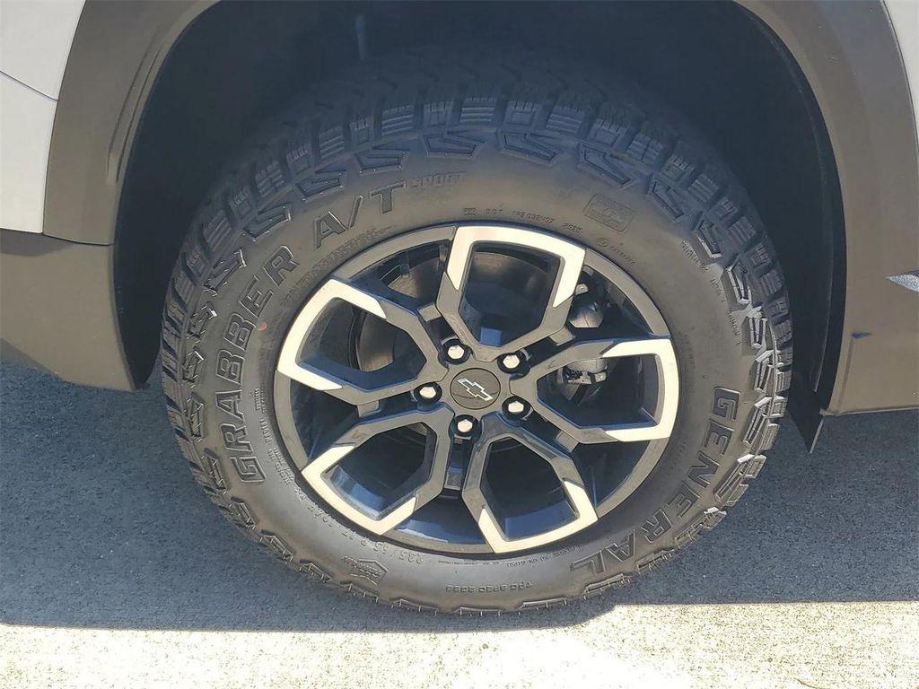 new 2026 Chevrolet Equinox car, priced at $34,335