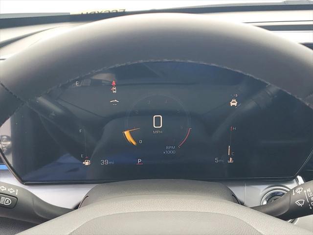 new 2025 Chevrolet Trax car