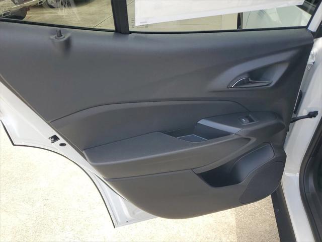 new 2025 Chevrolet Trax car