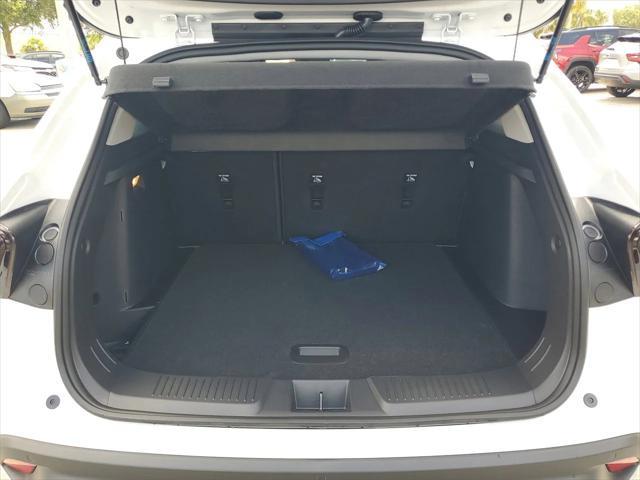 new 2025 Chevrolet Trax car