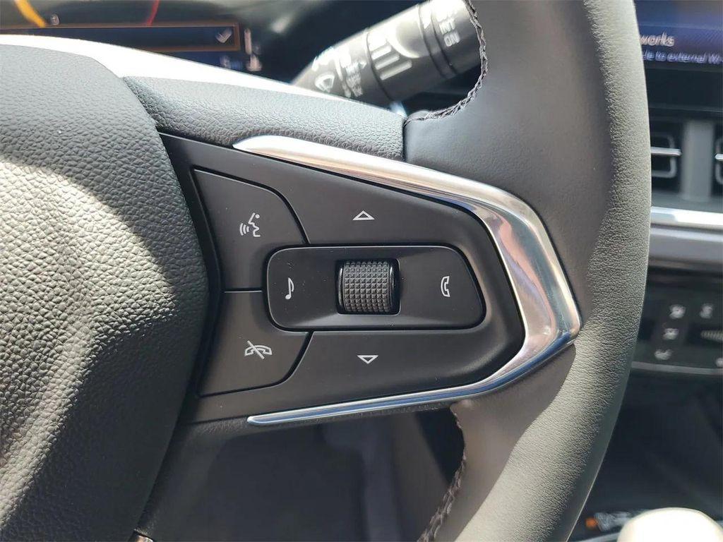 new 2025 Chevrolet Trax car, priced at $25,085