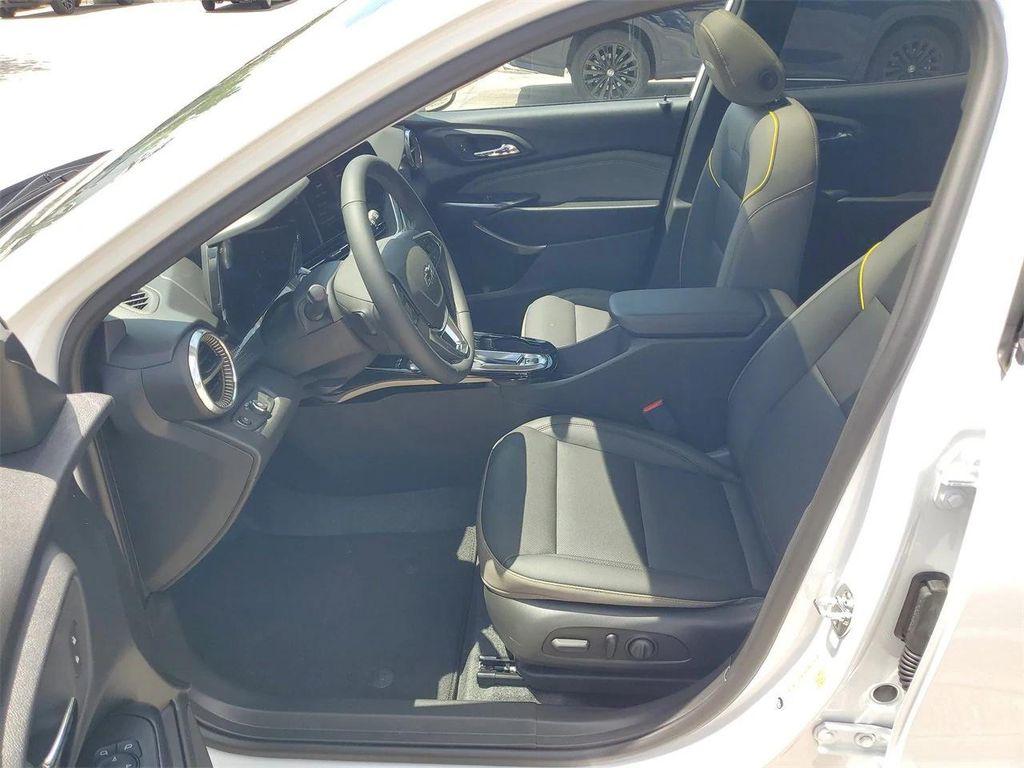 new 2025 Chevrolet Trax car, priced at $25,085