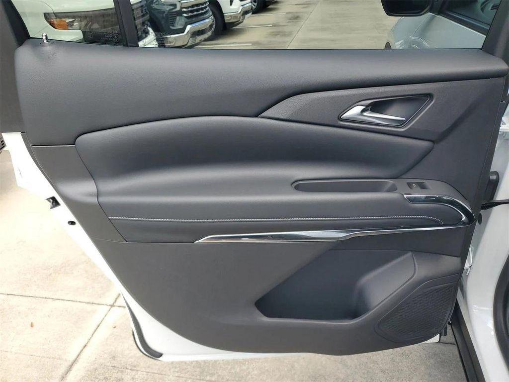 new 2026 Chevrolet Traverse car, priced at $48,670