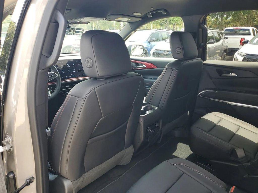 new 2026 Chevrolet Traverse car, priced at $52,020
