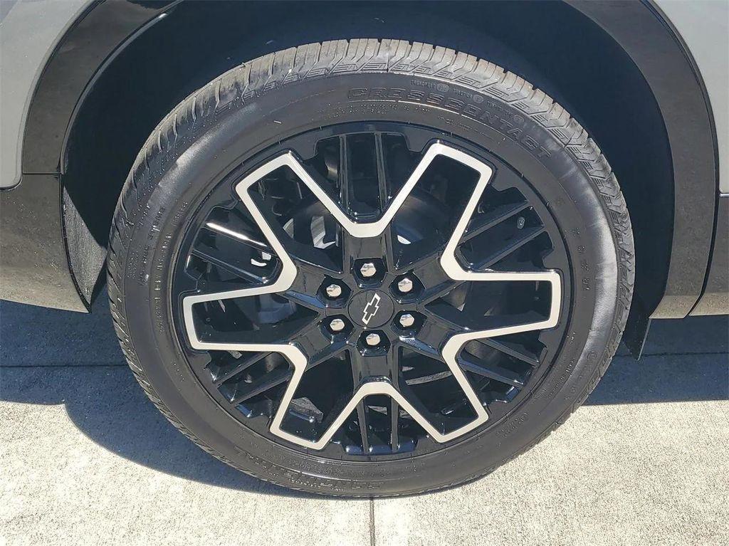 new 2025 Chevrolet Blazer car, priced at $40,890