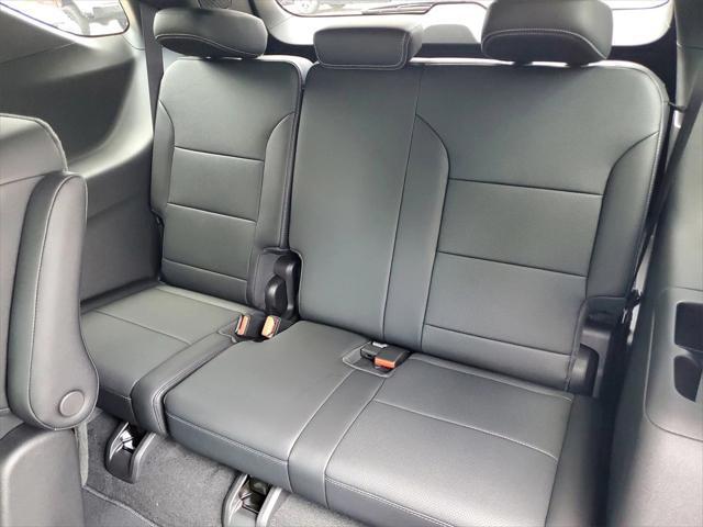 new 2025 Chevrolet Traverse car