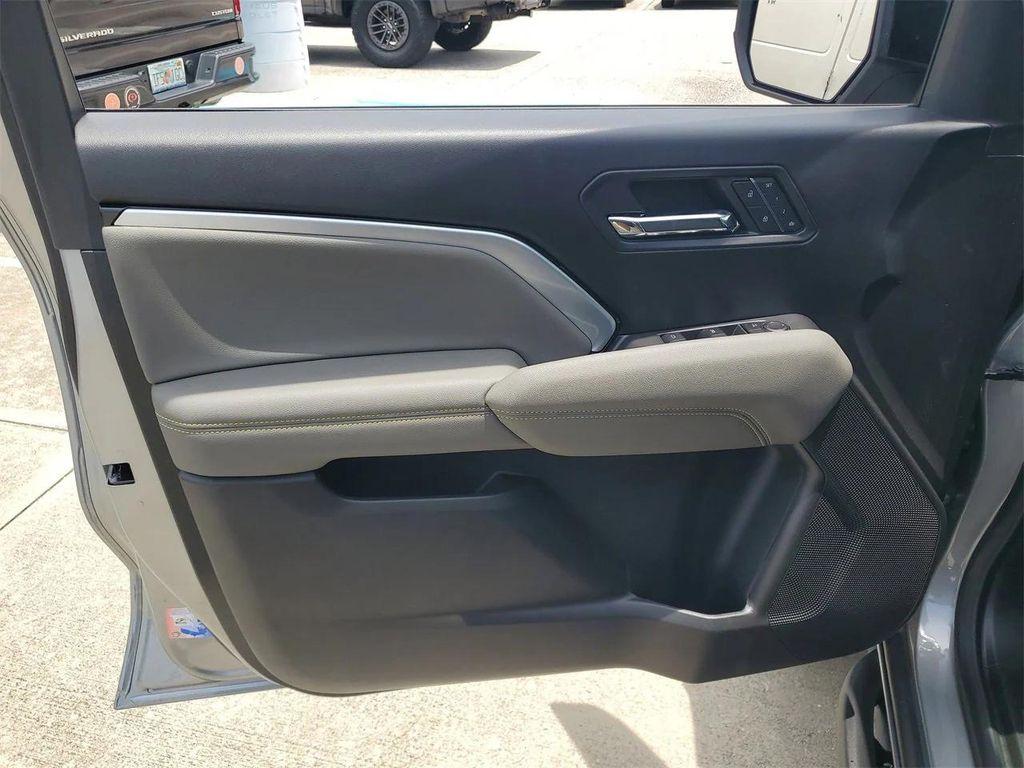new 2025 Chevrolet Colorado car, priced at $49,320