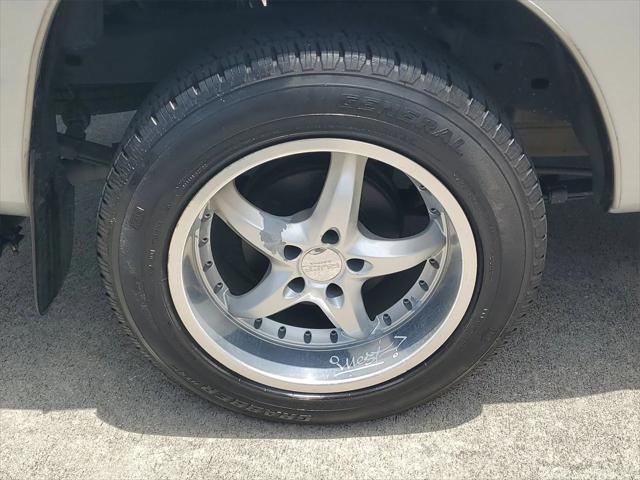 used 2007 Toyota Tacoma car, priced at $10,977