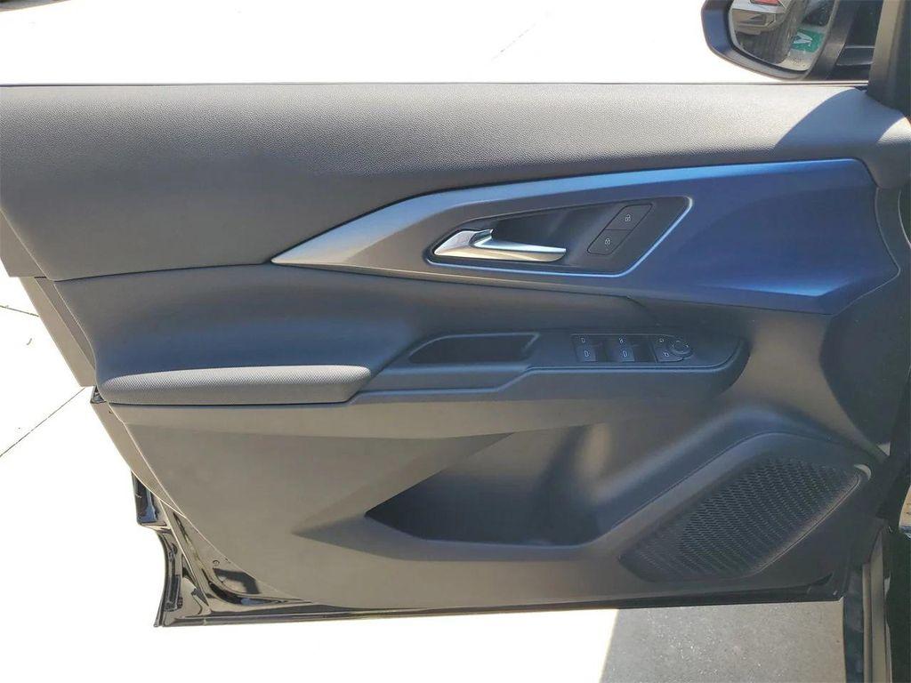 new 2025 Chevrolet Equinox EV car, priced at $40,590
