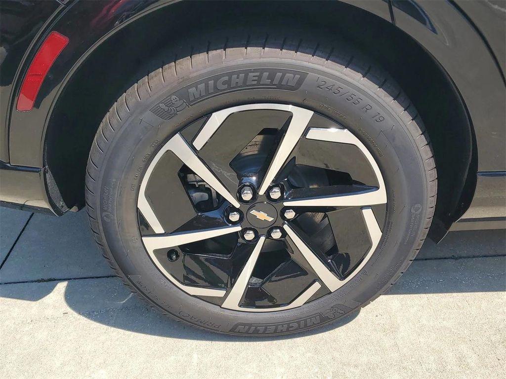 new 2025 Chevrolet Equinox EV car, priced at $40,590