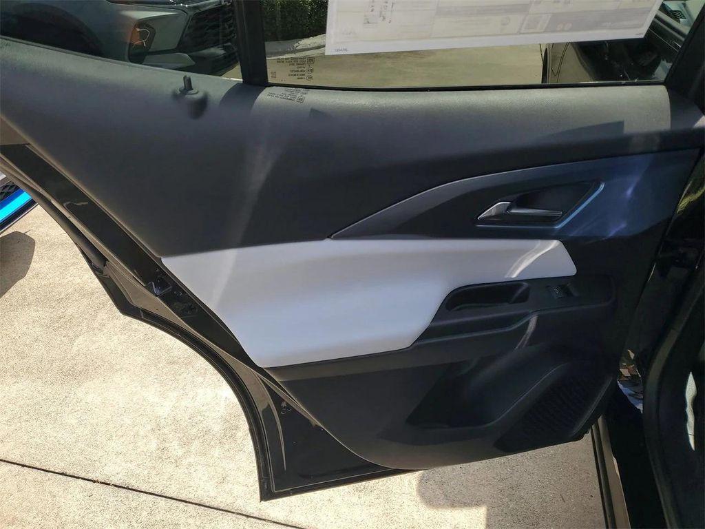 new 2025 Chevrolet Equinox EV car, priced at $42,590