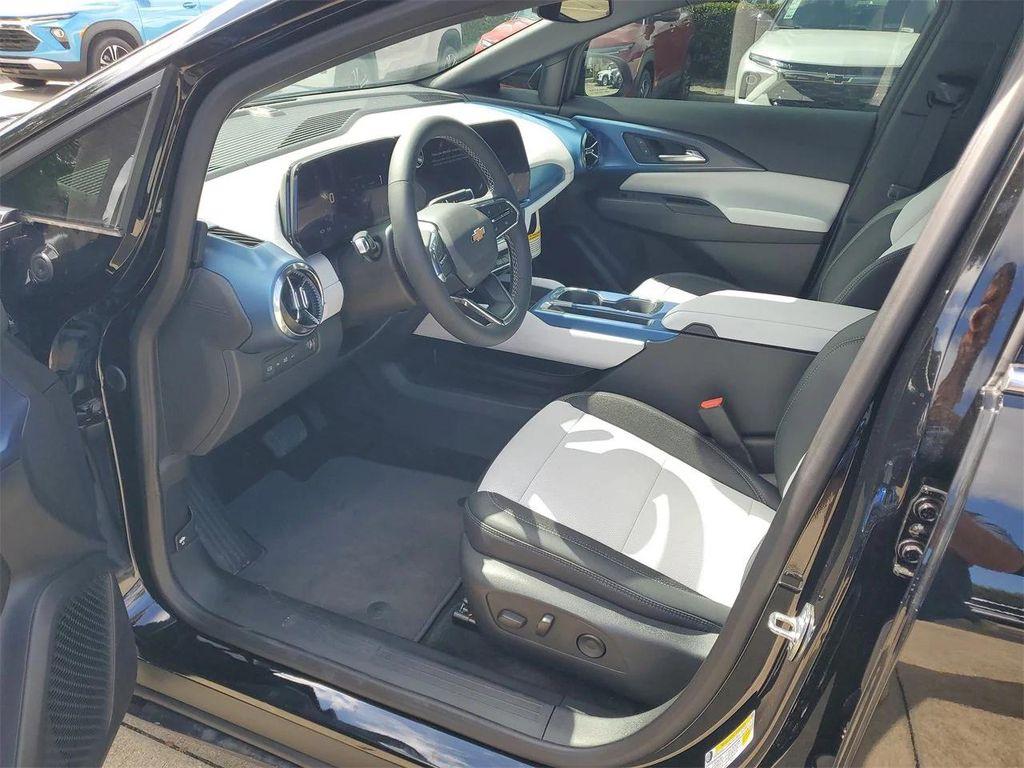 new 2025 Chevrolet Equinox EV car, priced at $42,590