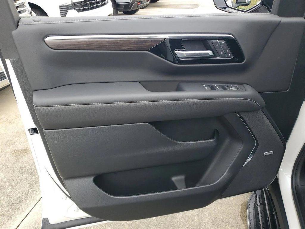 new 2025 Chevrolet Tahoe car, priced at $73,075