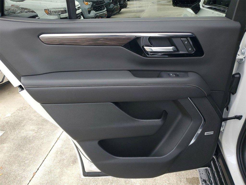 new 2025 Chevrolet Tahoe car, priced at $73,075